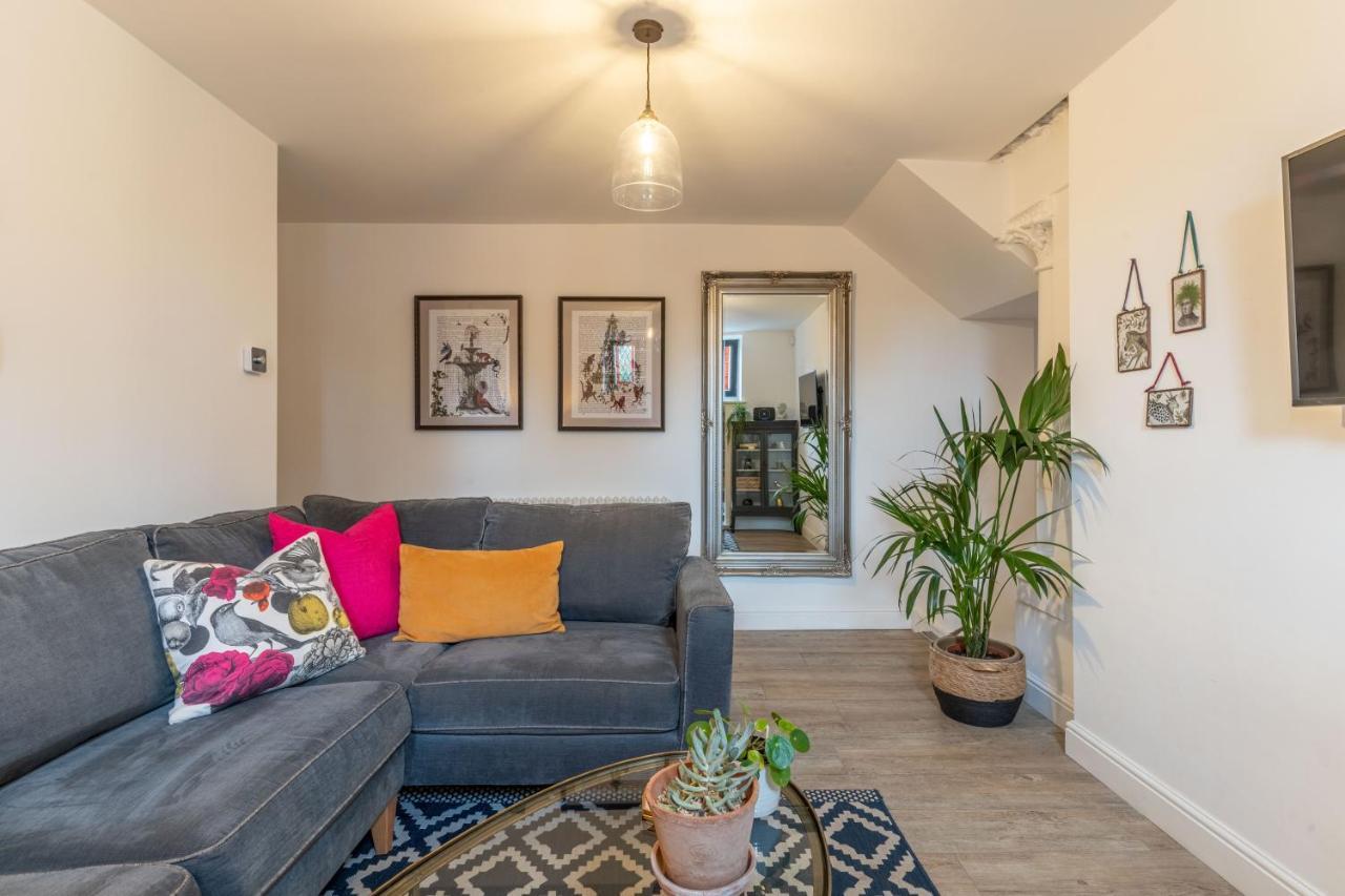 Luxury Chapel Apartment Within City Walls Chester Eksteriør billede