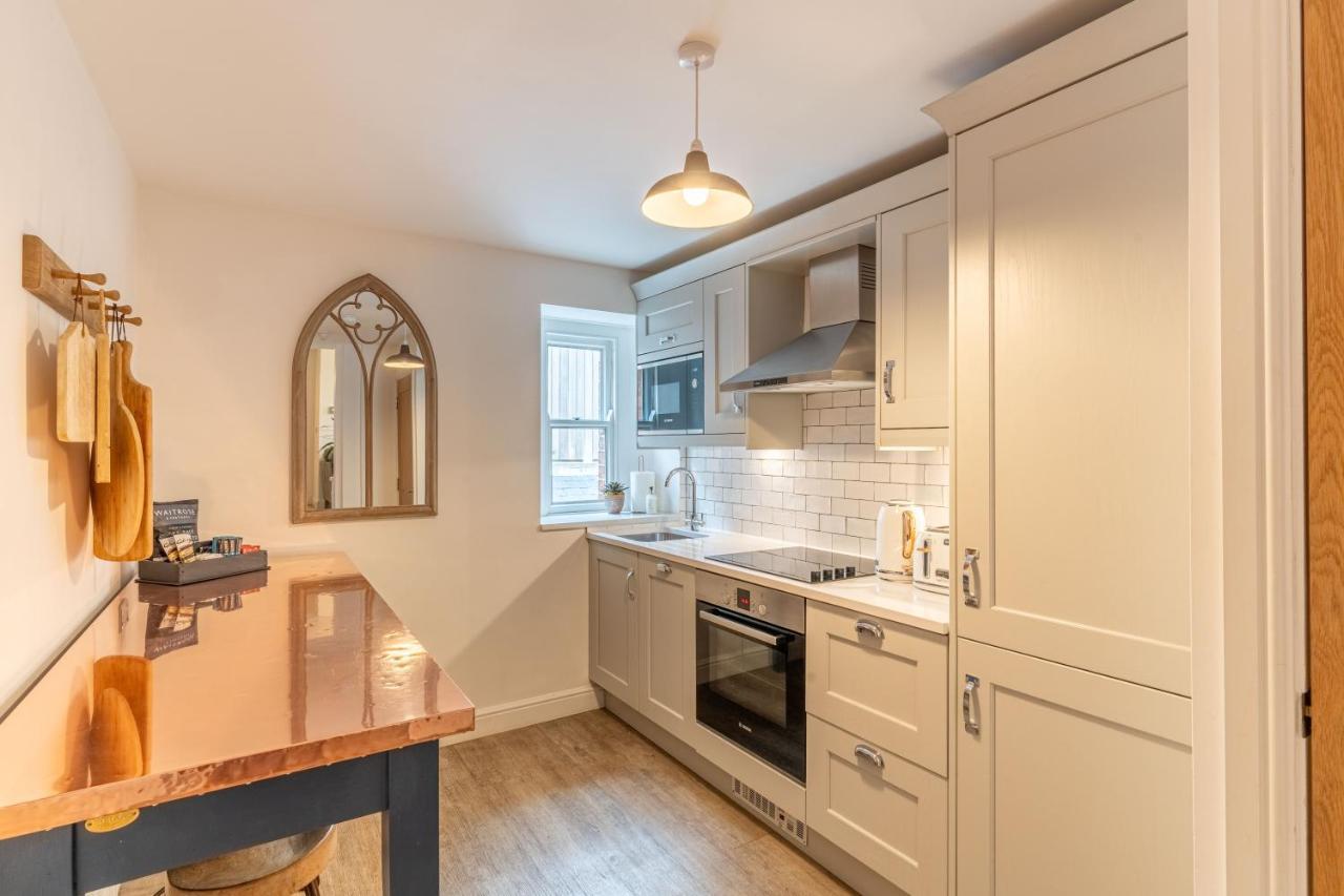 Luxury Chapel Apartment Within City Walls Chester Eksteriør billede
