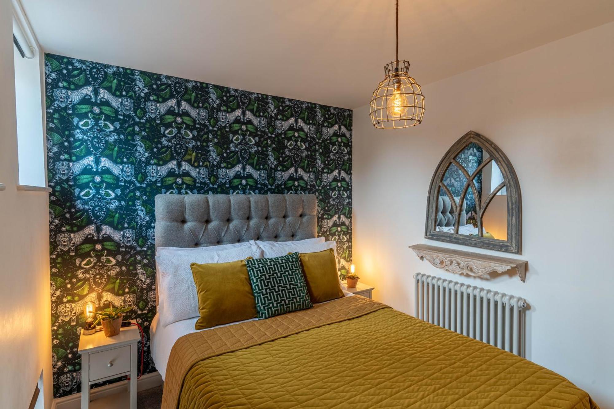 Luxury Chapel Apartment Within City Walls Chester Eksteriør billede