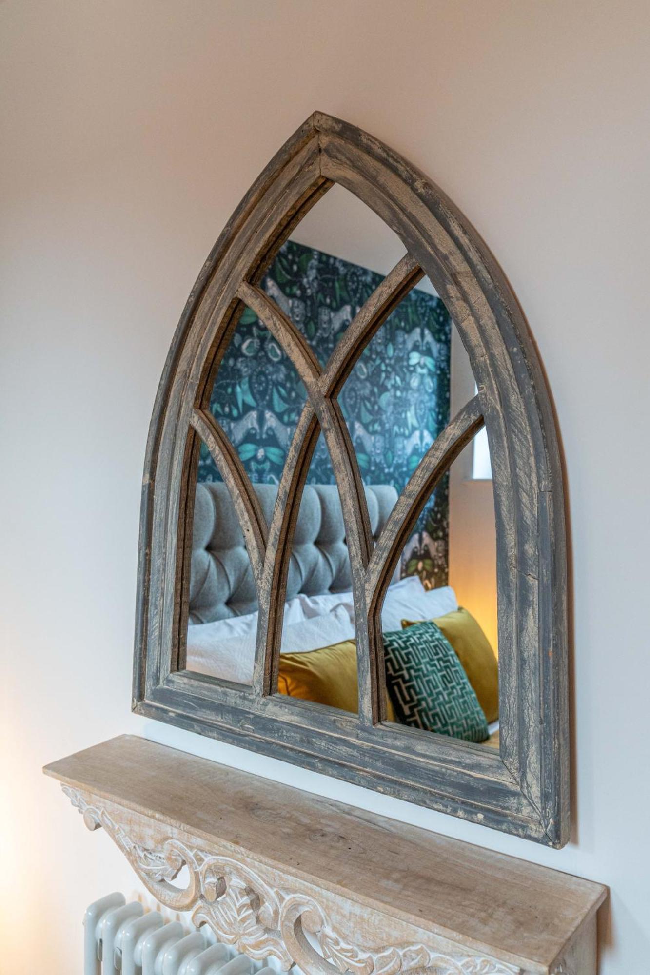 Luxury Chapel Apartment Within City Walls Chester Eksteriør billede