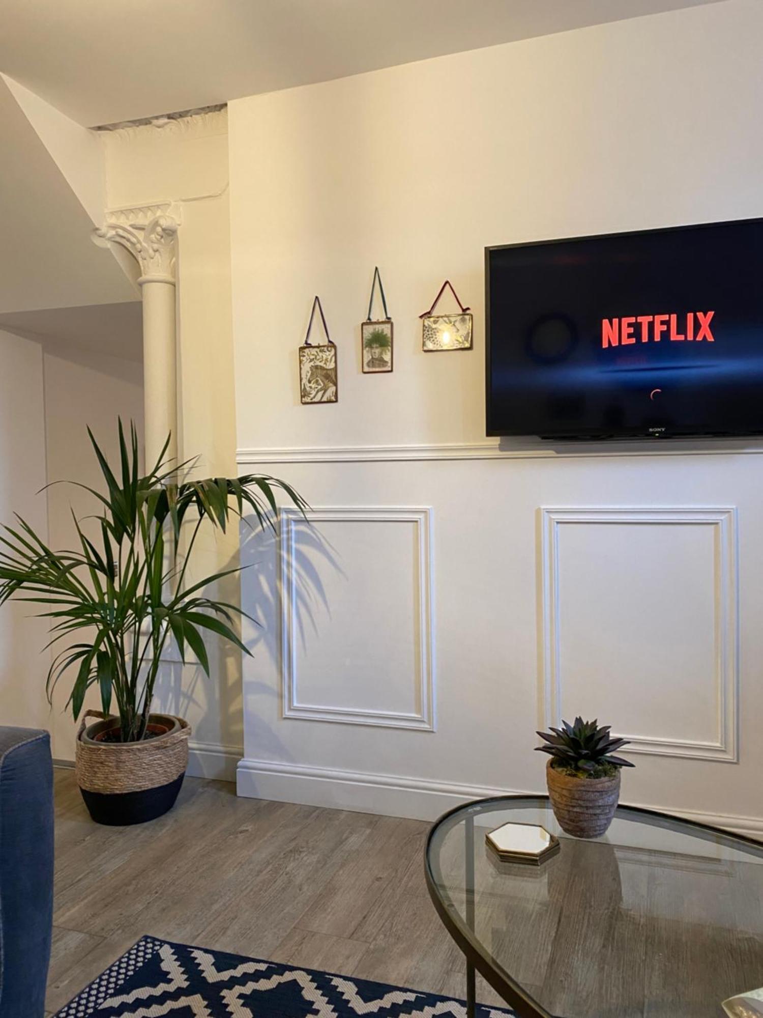 Luxury Chapel Apartment Within City Walls Chester Eksteriør billede