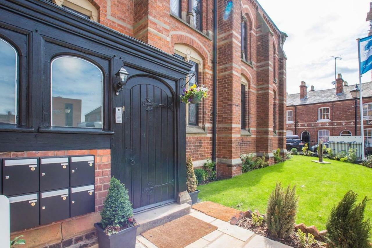 Luxury Chapel Apartment Within City Walls Chester Eksteriør billede